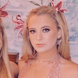 Meet your Posher, Hailey